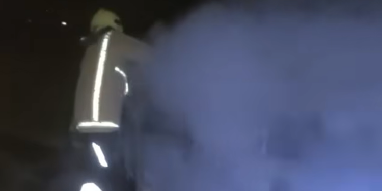 Merr flakë makina në autostradën Vlorë-Fier, policia nis hetimet