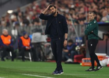 Arbeloa në “fije të perit”, por lojtarët i dalin në krah, “sms” presidentit Perez