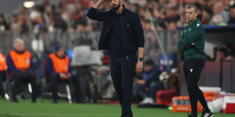 Arbeloa në “fije të perit”, por lojtarët i dalin në krah, “sms” presidentit Perez