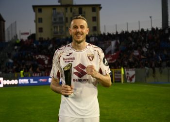 U largua i dëmtuar nga Kombëtarja, por Ismajli shpallet MVP në Serie A, Torino thyen Pisa, mbijetesa thuajse e sigurt (VIDEO)