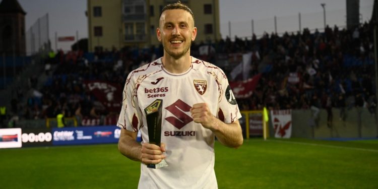 U largua i dëmtuar nga Kombëtarja, por Ismajli shpallet MVP në Serie A, Torino thyen Pisa, mbijetesa thuajse e sigurt (VIDEO)