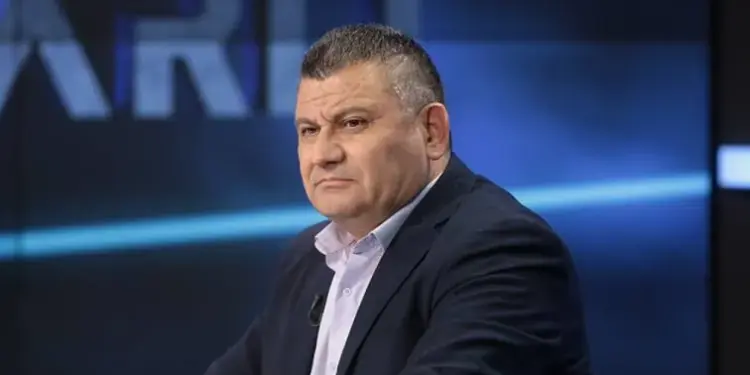 Gazetari: Ka 1000 arsye që në Shqipëri të ndodhë si në Hungari, por ne plotësojmë vetëm 1 nga 3 kushtet