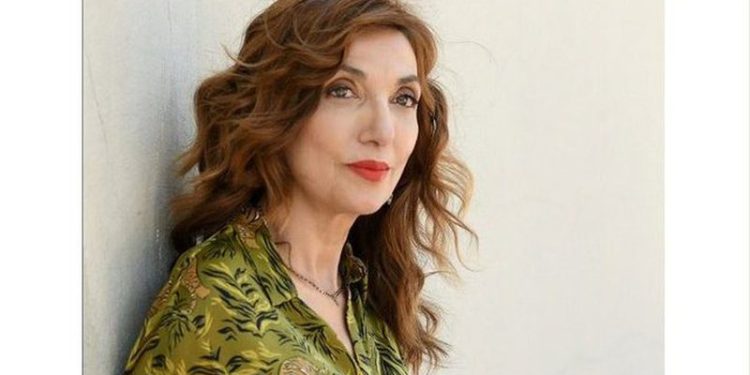 Mimoza Ahmeti hap zemrën: Mamin e humba para dy vitesh, nuk e përcolla dot