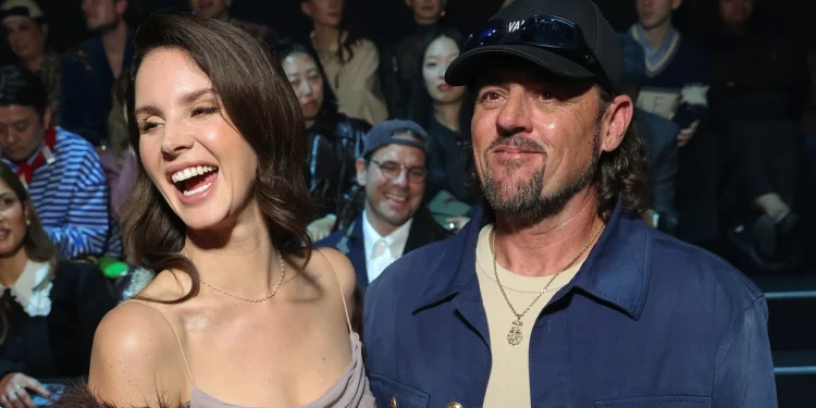 Jeremy Dufrene i përgjigjet kritikëve për martesën me Lana-n: “Je xheloz për atë që unë kam dhe ti nuk ke