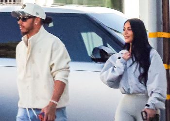 Nga Tokio në Coachella: momentet që konfirmojnë romancën mes Kim Kardashian dhe Lewis Hamilton
