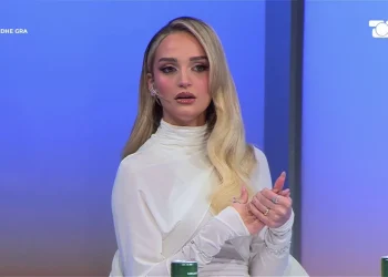 Është apo jo në burg? Selin zbulon të vërtetën për babain e saj