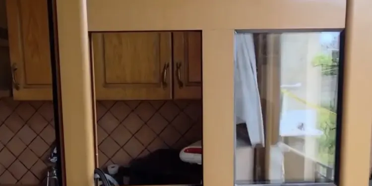 E pazakontë/ Tentoi të grabiste banesën 3 katëshe, por trupi i ngeci në dritare, humb jetën i riu