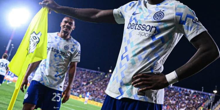 VIDEO/ Inter “prek” titullin, triumfon me përmbysje ndaj Comos