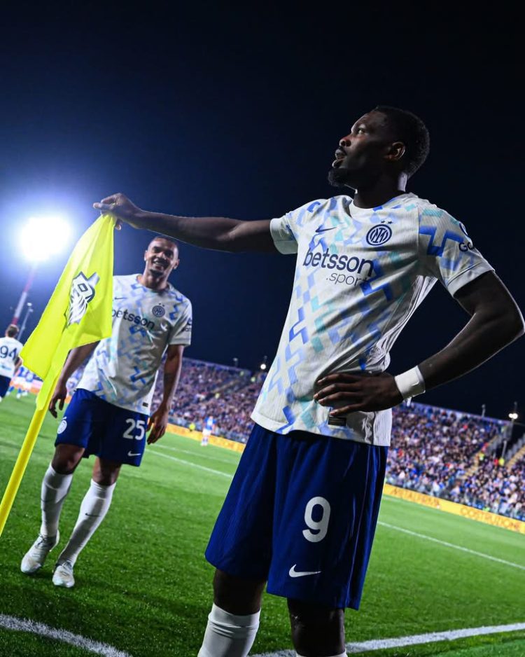 VIDEO/ Inter “prek” titullin, triumfon me përmbysje ndaj Comos