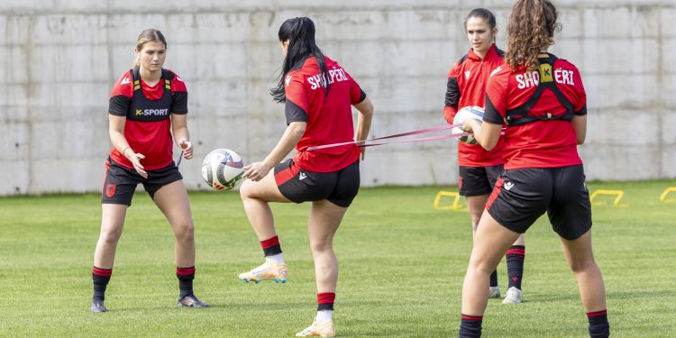 Botërori 2027 për vajza/ Kombëtarja vijon stërvitjet në “Shtëpinë e Futbollit”