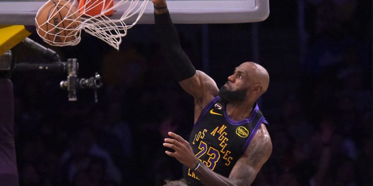 NBA/ Lakers vijon marshimin, 4 fitore radhazi për kalifornianët, Houston mund New York