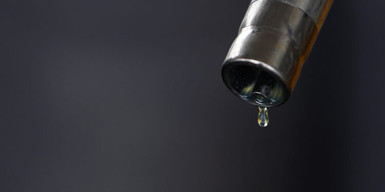 Si u llogarit çmimi i naftës; Bordi pritet të rishikojë sërish formulën (në rritje)