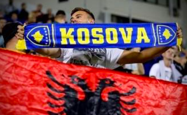 “Me zemër në Prishtinë”, Presidenti Begaj “bekon” Kosovën para finales së madhe