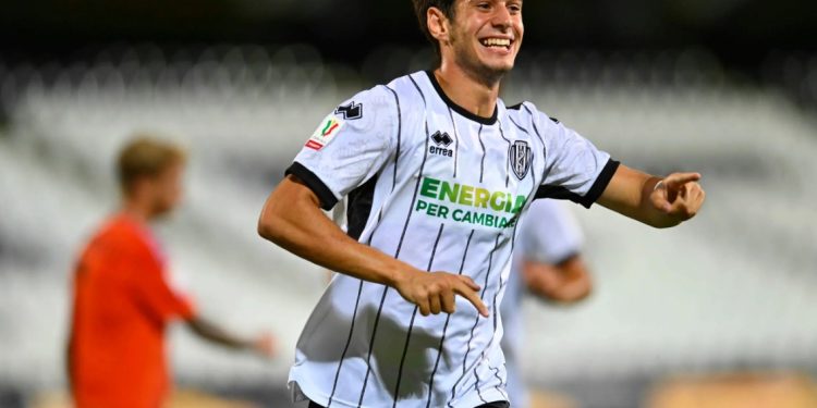 FOTO/ Nga Serie A në Angli, ekipe “big” futen në garë në Cristian Shpendin