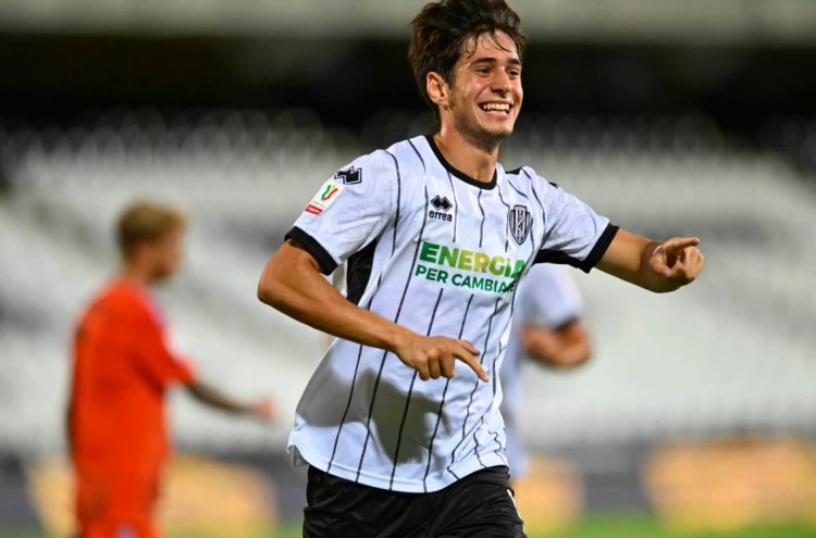 FOTO/ Nga Serie A në Angli, ekipe “big” futen në garë në Cristian Shpendin