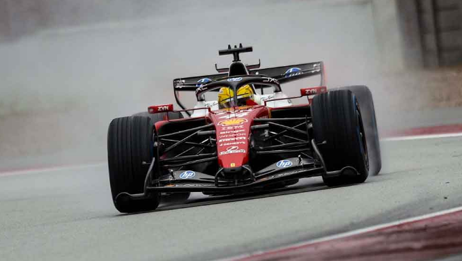 Ferrari në aksion: Luis xhiron në shi, Leclerc në simulator