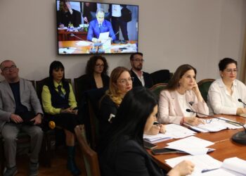 Kumbaro në komisionin për edukimin: Reformojmë sistemin e shërbimeve arsimore përmes krijimit të Agjencisë Kombëtare të Shërbimeve Arsimore