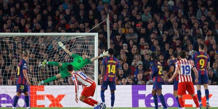 “Bomba” e merkatos, Barça tenton Julián Álvarez, tensionet mes klubeve dhe precedenti Griezmann