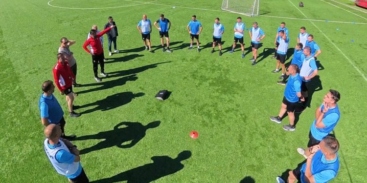 Sektori i Arbitrimit në FSHF zhvillon takim pune me arbitrat e Kategorisë së Parë në prag të fazës vendimtare