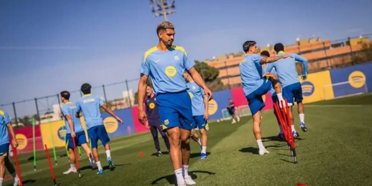 Mungesa dhe pezullime, Flick me “dhimbje koke”, Atletico sfidon katalanasit