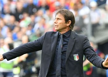 FOTO/ “Të gjithë thonë Conte”, në Itali të bindur, është ai i përzgjedhuri