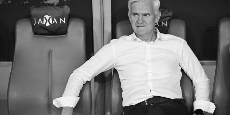 Futbolli polak në zi! Ndërron jetë ndihmëstrajneri i ekipit kombëtar