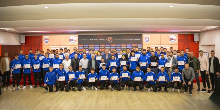 Mbyllet edicioni i 6-të i Akademisë së Arbitrimit, Duka: FSHF do t’ju mbështesë në karrierë