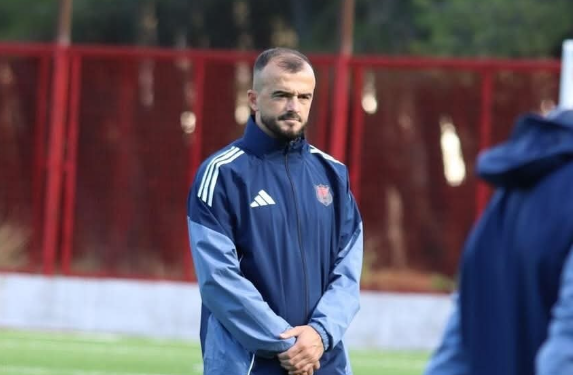 “Kemi bërë ndeshje të mira me ekipet e forta”, trajneri i Flamurtarit optimist për mbijetesën