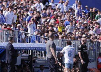 Kaos në Spanjë me Keidi Baren, bëri sherr me trajnerin dhe tifozët e tij gjatë ndeshjes. Futbollisti kërkon falje