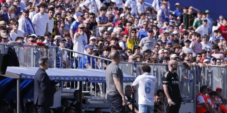 Kaos në Spanjë me Keidi Baren, bëri sherr me trajnerin dhe tifozët e tij gjatë ndeshjes. Futbollisti kërkon falje