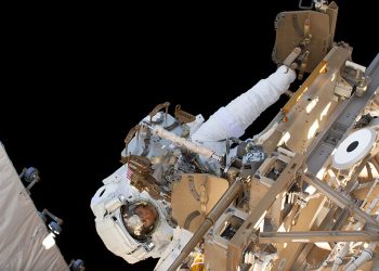 47 vjeçarja Christina Koch, gruaja që kaloi 328 ditë në hapësirë tani pjesë e misionit Artemis II rreth Hënës