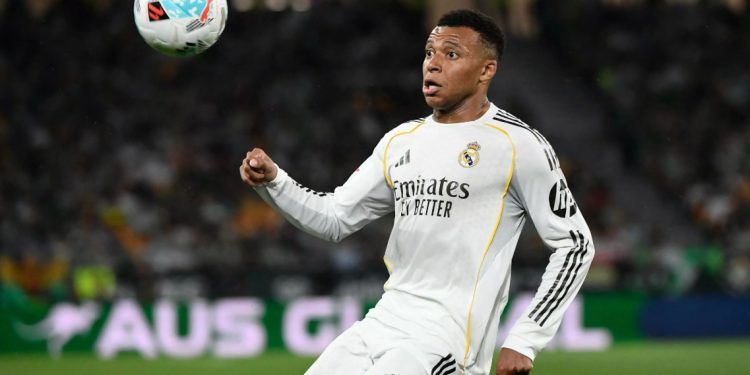 Lajm i mirë për Arbeloa-n, Mbappe mund të jetë në “El Clasico”