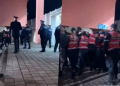 Pamje skandaloze pas ndeshjes në Shkodër, policia përplaset me tifozët