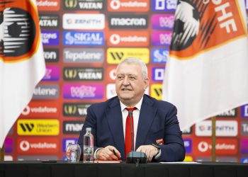 Presidenti Duka bashkëbisedim me gazetarët: Nga trajneri i Kombëtares te sfidat & reformat. Futbolli kërkon mbështetje reale