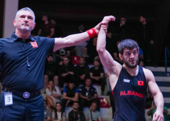 Abakarov në kërkim të medaljes së artë për Shqipërinë, kualifikohet në finale
