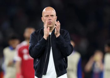 Reagon Slot, tekniku i Liverpool i përgjgjet kritikave: Do të rikthehemi, objektivat nuk ndryshojnë