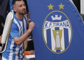 I bindur për mbijetesën e Tiranës, Redon Xhixha: Ja çfarë ka ndryshuar nga trajneri Nuhiju te Shehi