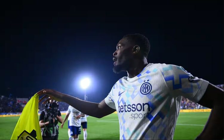 Rikthehet Thuram, dopieta ndaj Comos e rivendos në qendër të projektit zikaltër