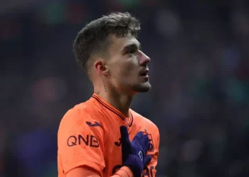 Lajme të mira për Ernest Muçin, trajneri i Trabzonsporit “fërkon duart” para transfertës