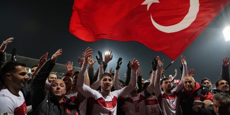 Ëndrra Botëror shuhet në Prishtinë, Turqia “thyen” Kosovën, i jep fund pritjes 24-vjeçare