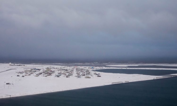 VIDEO/ Utqiagvik përjeton “Diellin e Mesnatës”, 84 ditë pa perëndim në Alaskën veriore