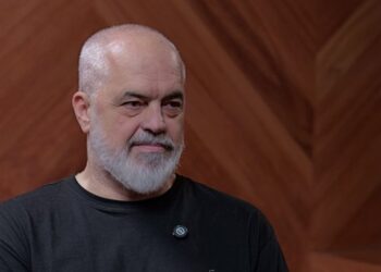 Rama flet për Elisa Spiropalin: Kush thotë “hajde më vrit” e ka ngaqë të do