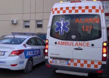 E rëndë në Vlorë/ Ndërron jetë në spital 34-vjeçari i aksidentuar sot