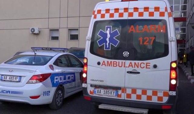 E rëndë në Vlorë/ Ndërron jetë në spital 34-vjeçari i aksidentuar sot