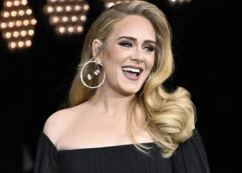 Pas 5 vitesh heshtje, Adele ndez rrjetin me albumin ‘35’