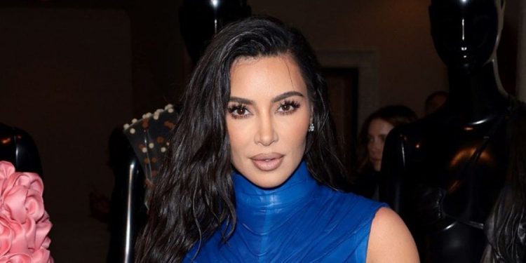 Kim Kardashian trondit fansat me një lajm të rëndësishëm për shëndetin e saj