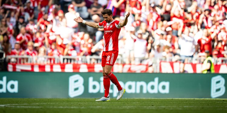 VIDEO/ Bayern shmang humbjen, autogol i portierit shqiptar në fund të ndeshjes