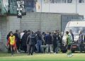 Incident i rëndë/ Tifozi shqiptar bie nga tribuna dhe dërgohet me urgjencë në spital