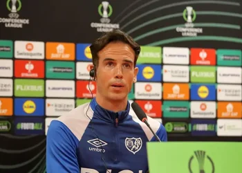 Trajneri i Vallecanos para finales së Conference League: Futemi në fushë për fitore, kam besim