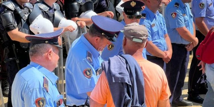 Policia e Shtetit kërkon falje për raportimin e ngjarjes në Vlorë, pezullohet drejtori: Protestuesi s’ka hyrë me forcë në kantier